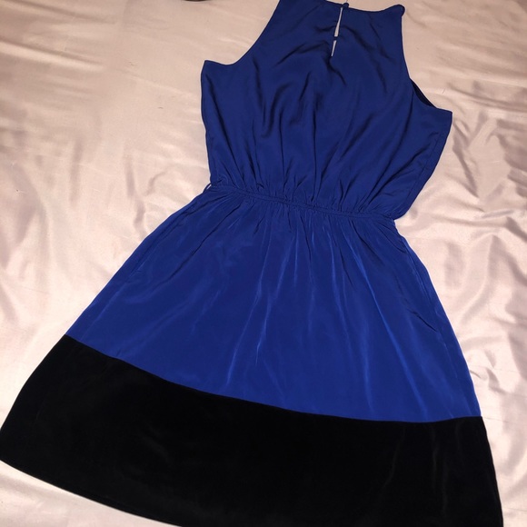 Express dress - Picture 5 of 6